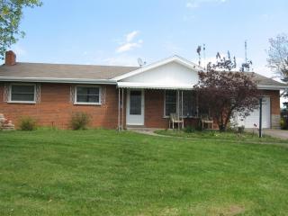 3688 Parkview Dr, Grants Lick, KY 41001-9471