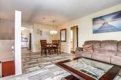 2511 Bernardo De Galvez Ave, Galveston TX 77550 exterior