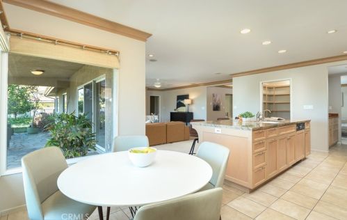 2755 Valle Vista Dr, Glendale CA  91206-4720 exterior