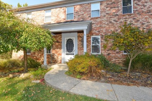 2348 Donnington Ln, Cincinnati, OH 45244-3716