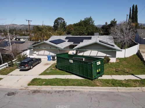 954 Planetree Ave, Simi Valley, CA 93065-5028