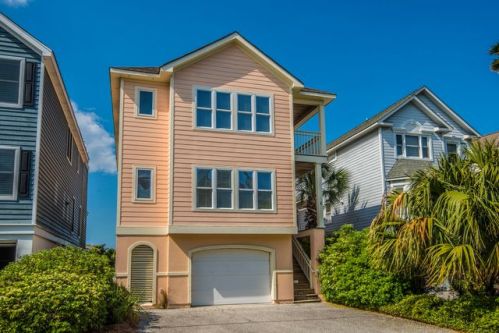 24 Morgans Cove Dr, Isle Of Palms, SC 29451-2666