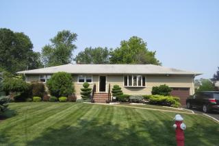 15 Malcolm Dr, Fairfield, NJ 07004-1523