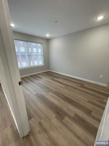 357 Hamilton Ave, Paterson NJ  07501-1617 exterior