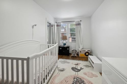 33 8th Ave, Mount Vernon NY  10550-1965 exterior