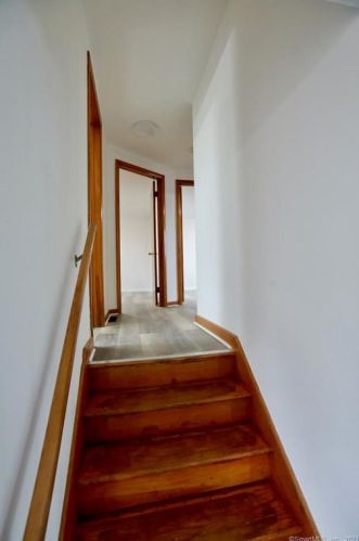 58 Robincrest Dr, Waterbury CT  06708-2406 exterior