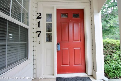 217 Tulip Ln, East Freehold, NJ 07728-4103