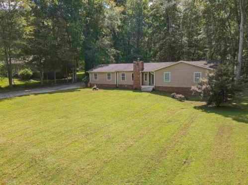142 Carrollwood Dr, Fayetteville, GA 30215-5445