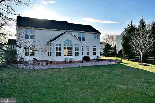 164 Pebble Beach Dr, Charles Town WV  25414-4074 exterior