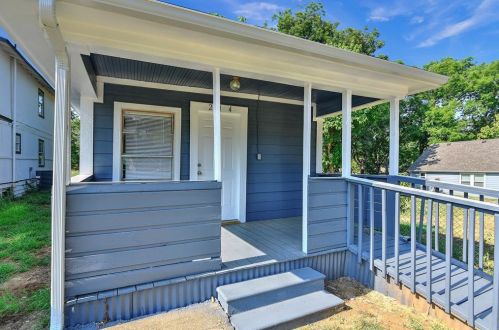 214 Walker St, Denison TX  75020-2567 exterior