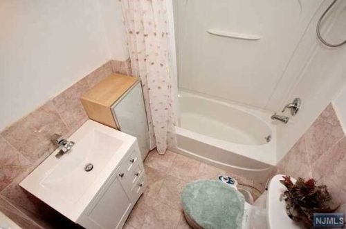 144 Main St, Ridgefield Park NJ  07660-1256 exterior