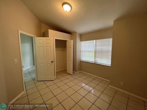 18565 Sycamore Dr, Town Of Loxahatchee Groves, FL 33470-1829