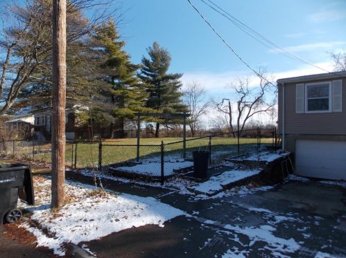1680 Atson Ln, Cincinnati, OH 45205-2901