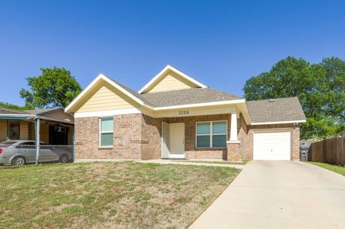 3208 Refugio Ave, Fort Worth, TX 76106-5628