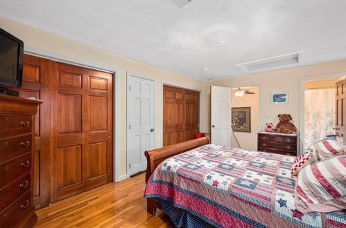 434 Quidnessett Rd, North Kingstown RI  02852-1500 exterior