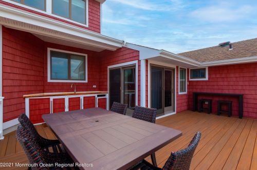 331 Sunset Dr, Pelican Island NJ  08751-2242 exterior