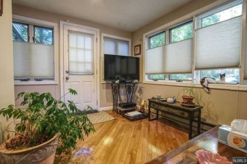 1140 Kensington Rd, Teaneck NJ  07666-2758 exterior