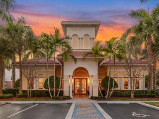 400 Via Royale, Jupiter FL  33458-6939 exterior