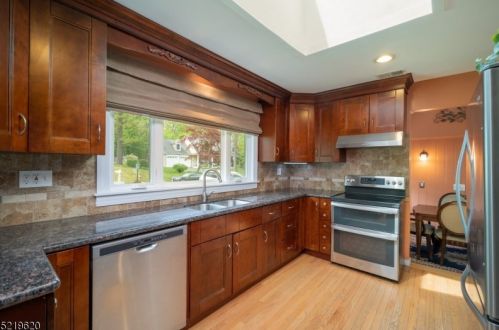 72 High Ave, Dover NJ  07869-1038 exterior