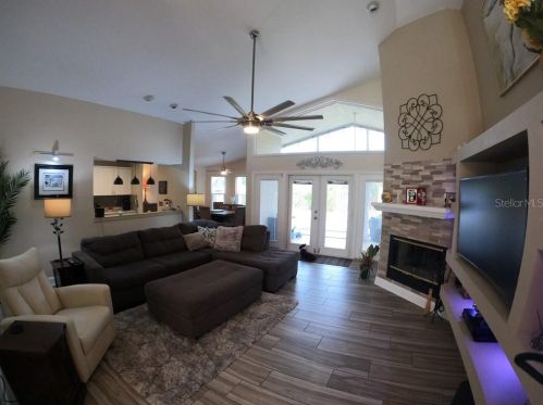 801 Live Oak Ave, Saint Petersburg FL  33703-3177 exterior