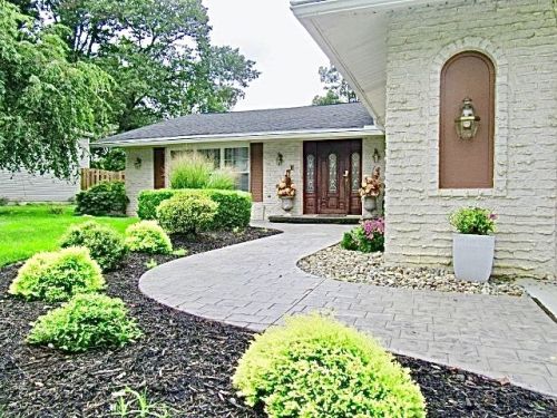 17001 Lanier Ave, Cleveland OH  44136-6438 exterior