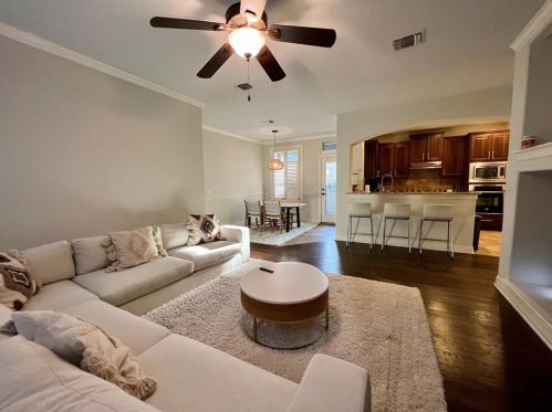 2109 Emma Long St, Austin TX  78723-5461 exterior