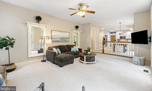 14829 Cox Creek Ct, Haymarket VA  20169-2626 exterior