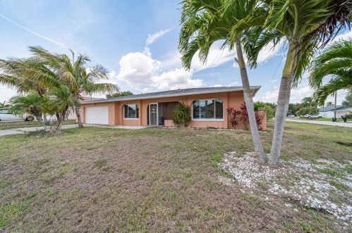 205 43rd Ter, Cape Coral, FL 33904-8479