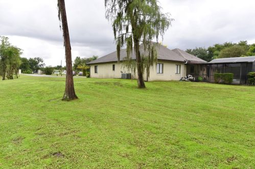 3500 Boggy Crk Rd, Kissimmee FL 34744-9413 exterior