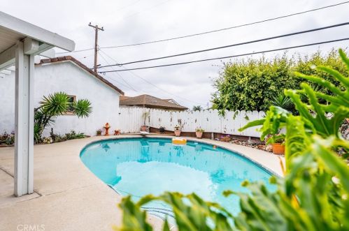 11842 Dorada Ave, Garden Grove CA  92840-5501 exterior