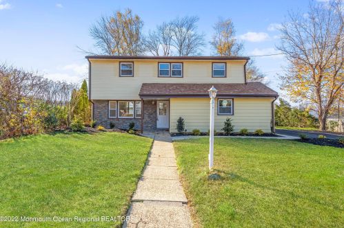 3 Fox Dr, Hazlet NJ  07730-1410 exterior