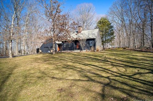 17 Harvey Ln, Deep River, CT 06417-1659