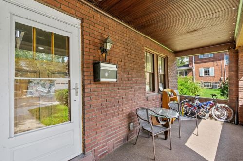 6361 Waldron St, Pittsburgh, PA 15217-2518