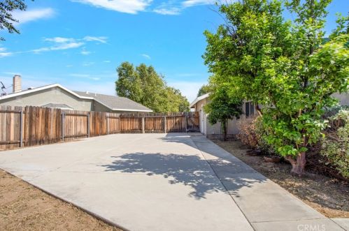 5334 Lilac St, San Bernardino CA  92407-2467 exterior