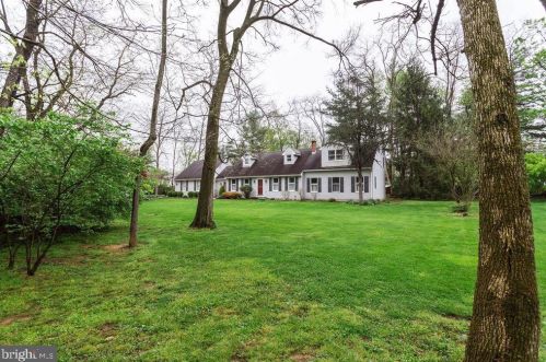 517 Springfield Rd, Lees Cross Roads, PA 17257-9750