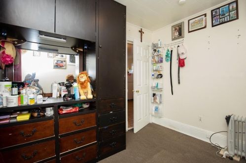 184 Chelsea St, Boston MA exterior