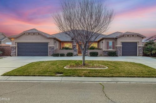 42541 Yew St, Lancaster, CA 93536-4106