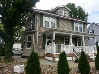 409 Ekin St, Elizabeth, PA 15037-1107