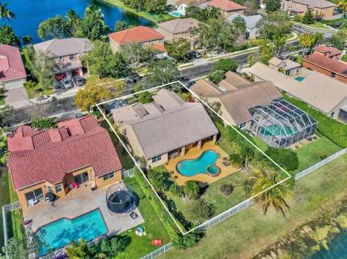 425 198 Ter, Hollywood FL exterior