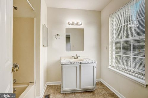 53 Vlg Dr, Collegeville PA  19473-2314 exterior