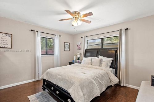 401 57th Way, Hollywood FL  33023-1435 exterior