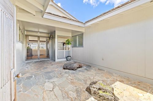 98-718 Keikialii St, Aiea, HI 96701-2734
