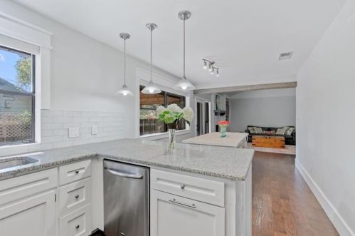 9626 Braeburn Gln, Austin TX 78729-2710 exterior