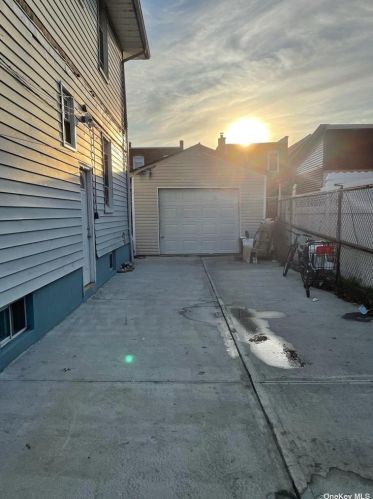 107-30 126th St, Jamaica, NY 11418-2205