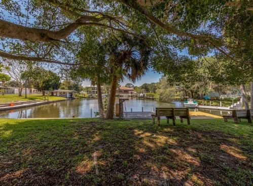 507 Dona Dr, Nokomis, FL 34275-2613