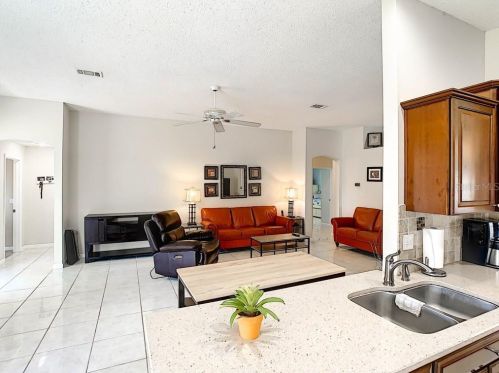 4784 Ridgemoor Cir, Palm Harbor FL  34685-3149 exterior