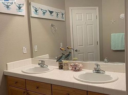 6521 Young Oak Ct, Citrus Heights CA  95662-6007 exterior