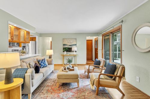 7862 Sherman Blvd, Milwaukee, WI 53209-1706