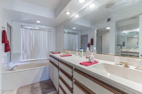 6904 Morrow Dr, Glendale AZ  85308-5850 exterior