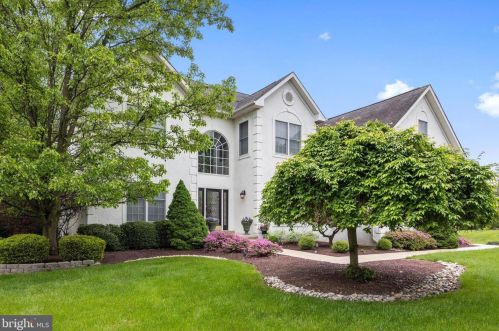67 Addis Dr, Southampton, PA 18966-1167